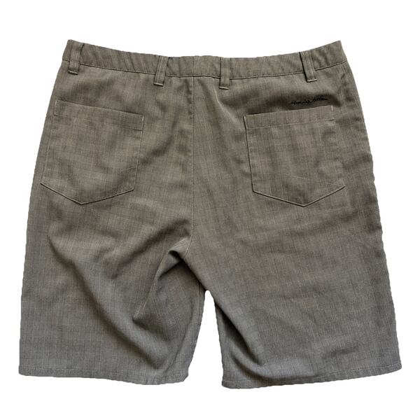 Travis Mathew Chino Shorts Mens 36 Gray Geo Print 10" Inseam Golf Outdoors READ - Picture 2 of 10